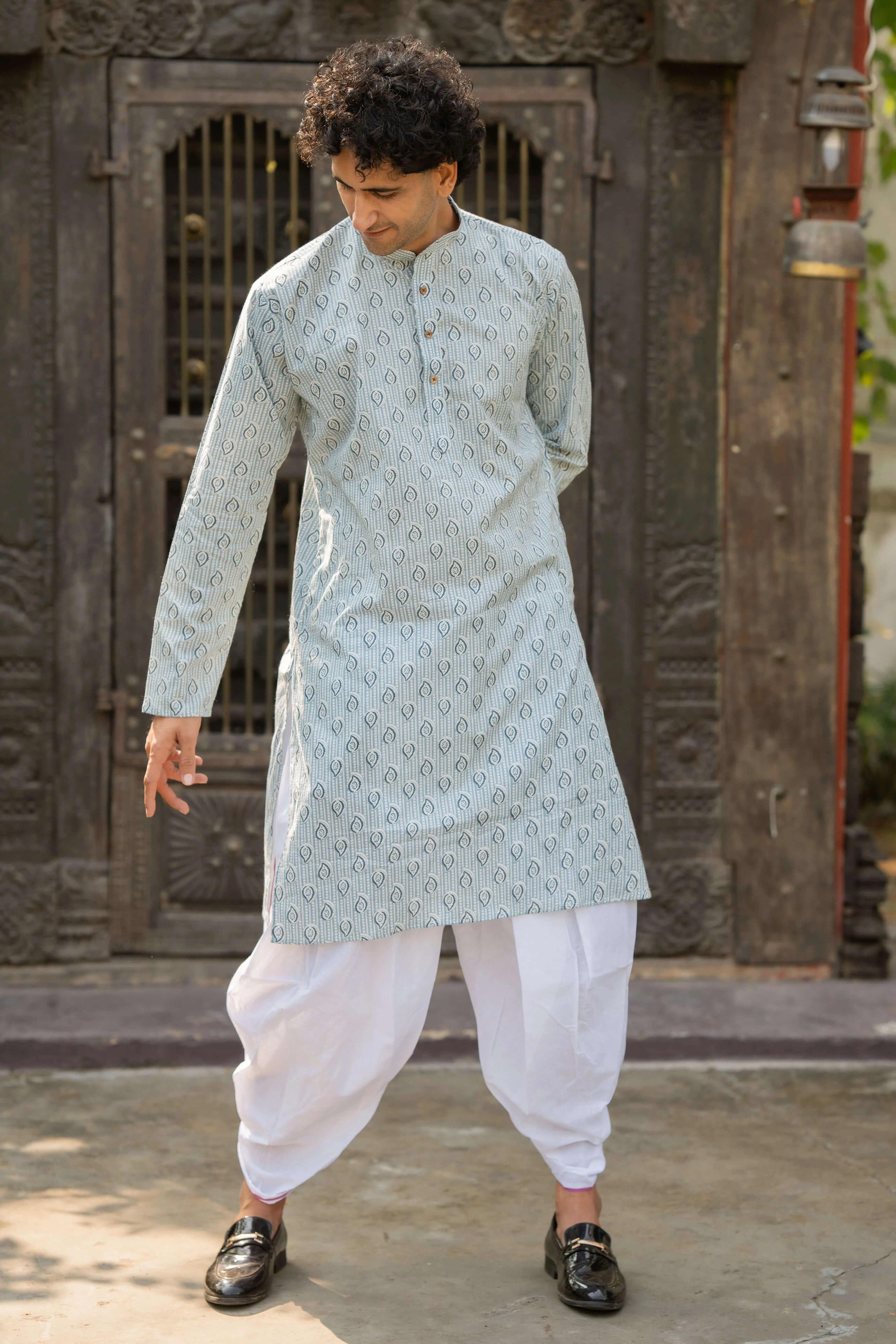 KURTA